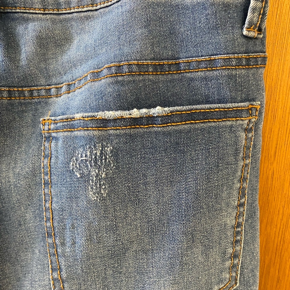 Curations Brand size 14 embroidered jeans! Bottom frayed hemline, can be cuffed.
